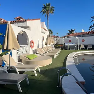 rainbow-golf-bungalows-gay-men-only-resort.in-canary-islands.com/